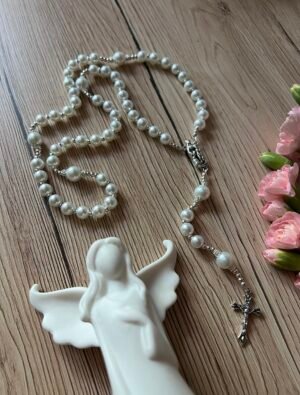 Baltas stiklo perliukų rožančius